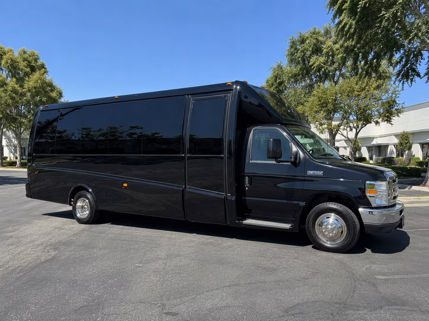 rent a visalia prom party bus or charter bus today