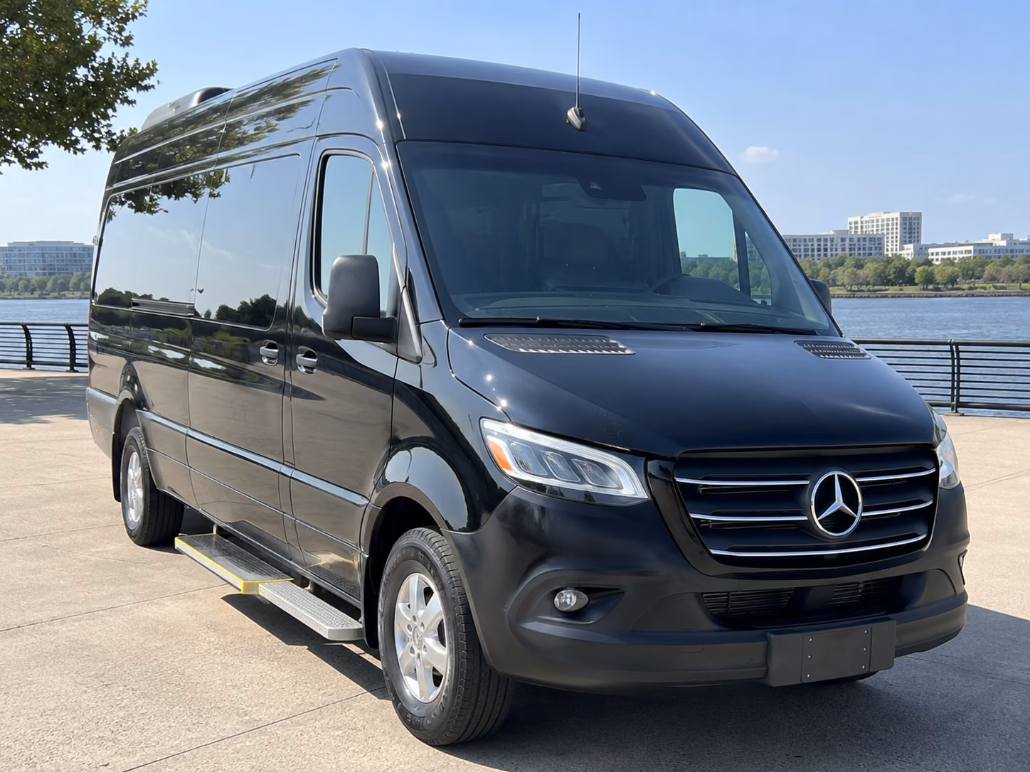 visalia parking shuttle and park and ride bus rentals